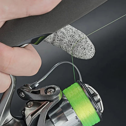 Anti-cut and lightweight fishing glove for safety and convenience